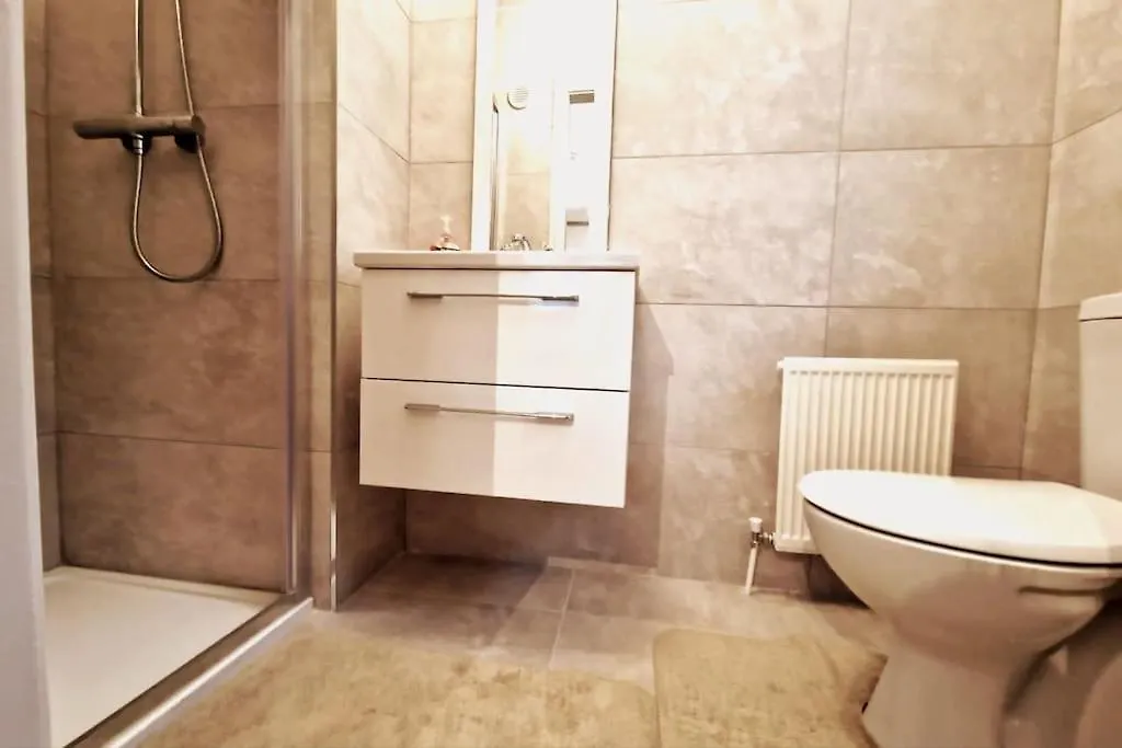 Your Galway Home - Four Bed With Parking! דירה