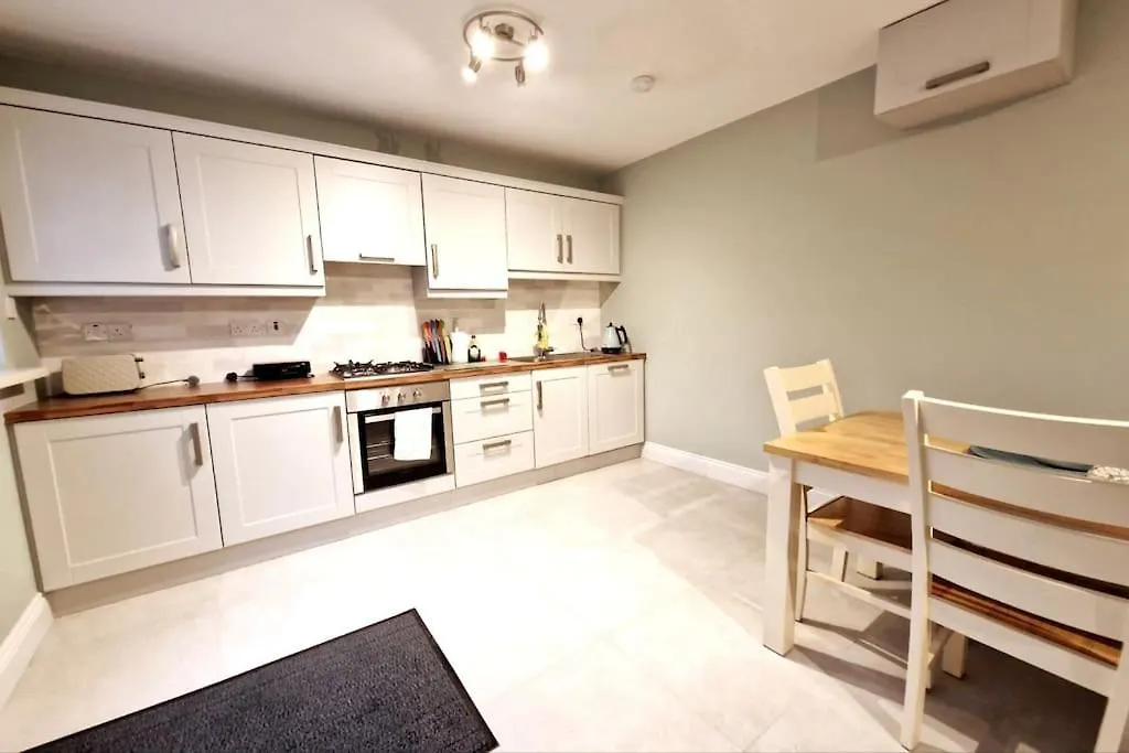 Apartment Your Galway Home - Four Bed With Parking! Ireland